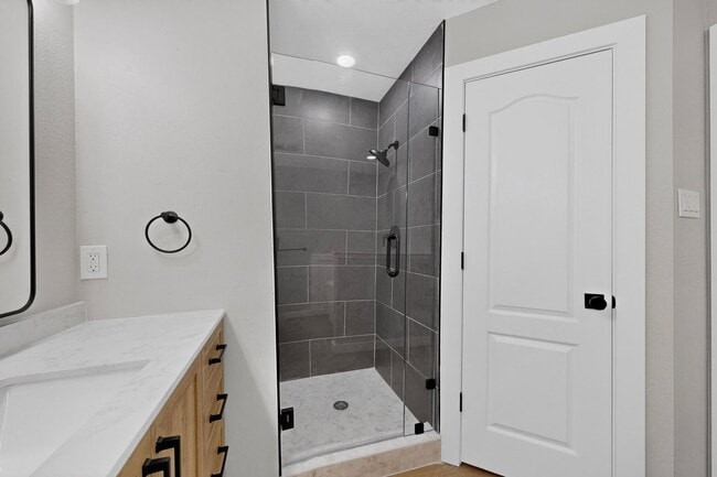 Building Photo - 1410 Thistle Cir