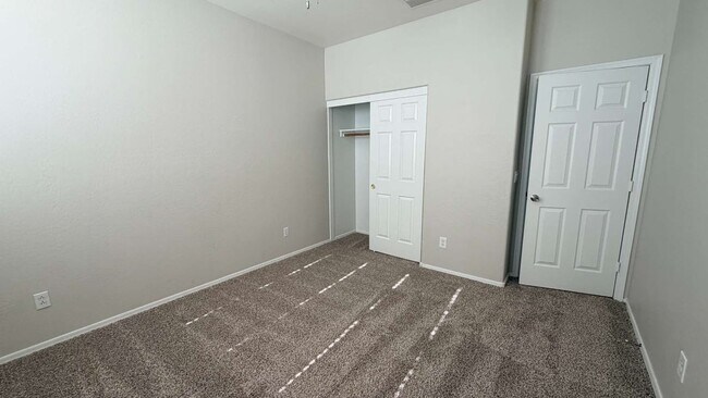 Building Photo - 43658 Caven Dr