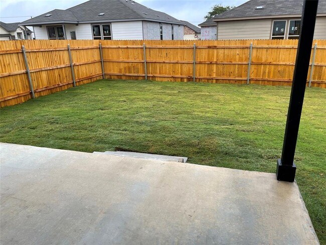 Building Photo - 105 Onna St