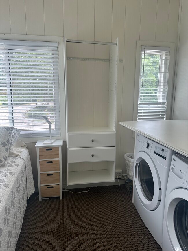 Building Photo - 852 Beach Rd