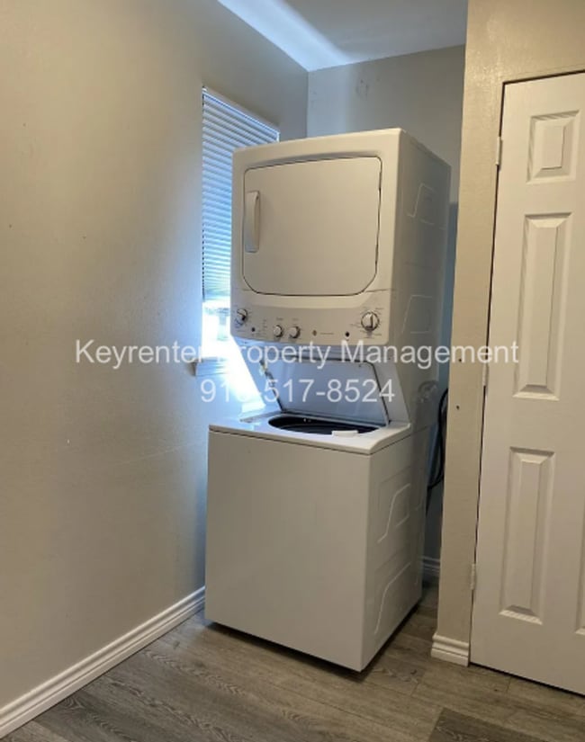 Building Photo - 2 Bed | 2 Bath | Claremore