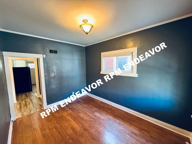 Building Photo - Move-In Ready 2-Bedroom Home with Fenced Yard in Quiet Neighborhood