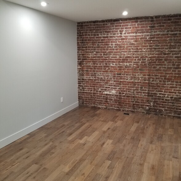Building Photo - 21 65th St