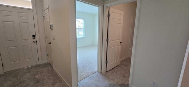Building Photo - 528 Seafoam Cir