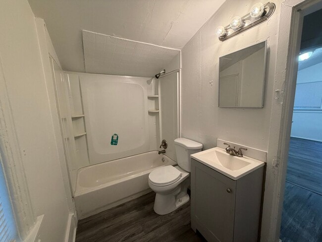 Building Photo - One Bedroom Home