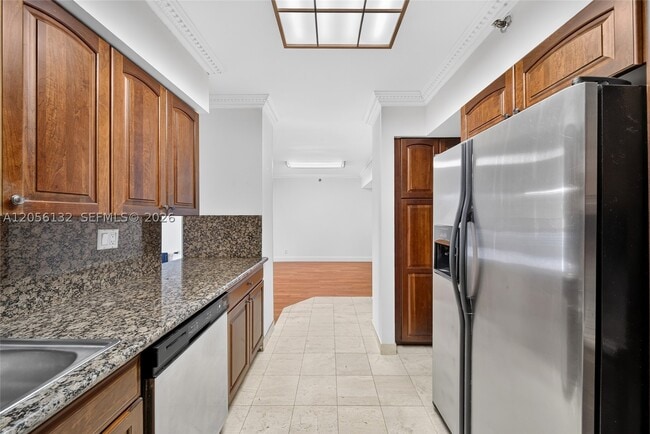 Building Photo - 3600 Mystic Pointe Dr