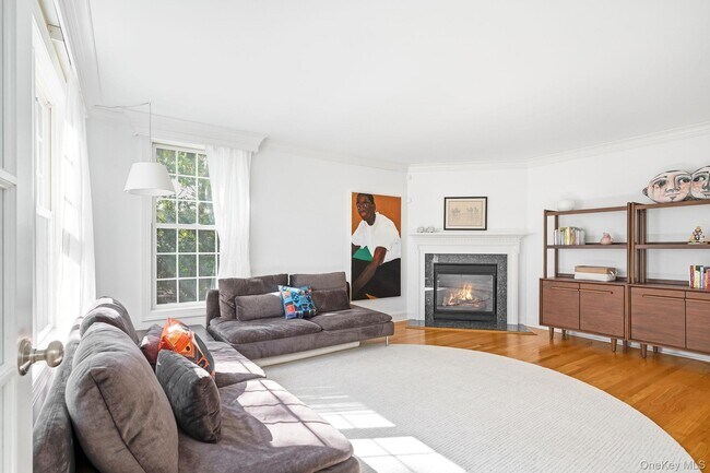 Building Photo - 60 Hillside Ln