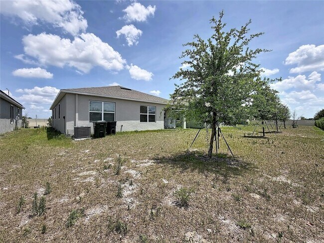 Building Photo - 1880 Basenji Dr