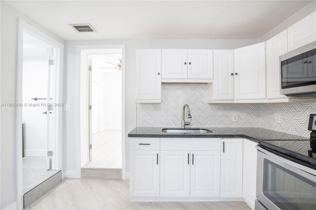 Building Photo - 6695 SW 28th St