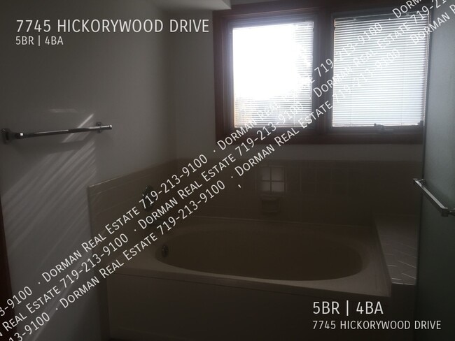 Building Photo - 7745 Hickorywood Dr