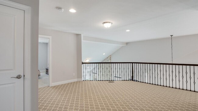 Building Photo - 2689 Oxford Cir