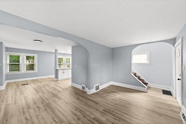 Building Photo - 11100 Thrush Ave