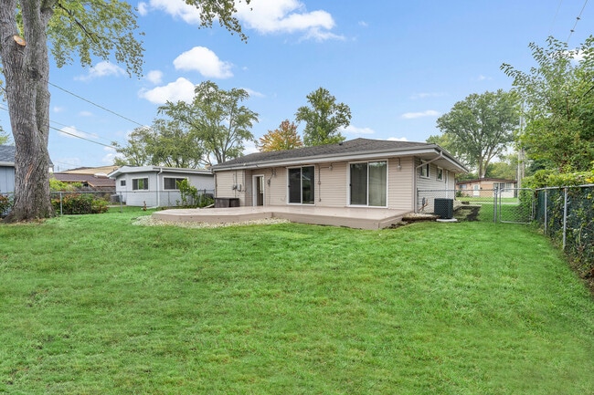 Building Photo - 388 Nancy Ln