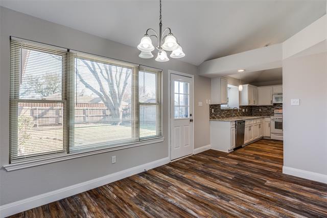 Building Photo - 3814 Drakestone Ave