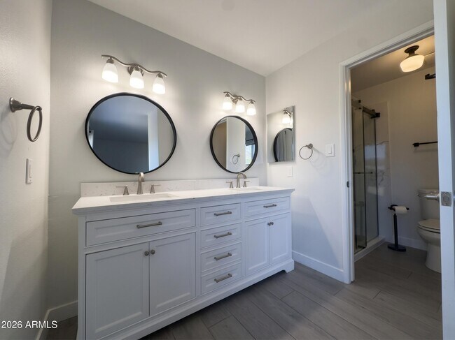 Building Photo - 4222 E Winnetka Dr