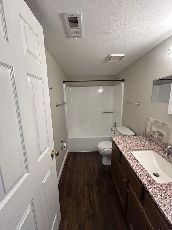 Building Photo - 49 Devon Ct