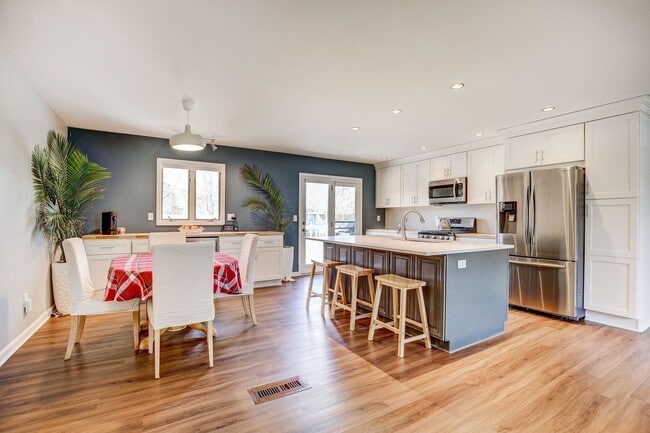 Building Photo - 1153 Fernwood Ct