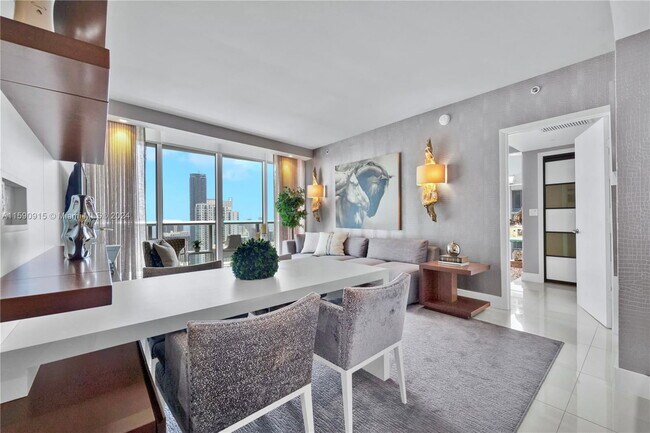 Building Photo - 475 Brickell Ave