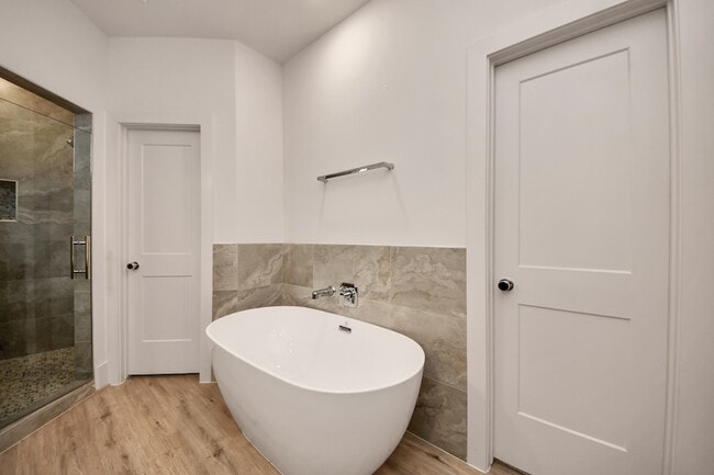 Building Photo - 1042 Homer St