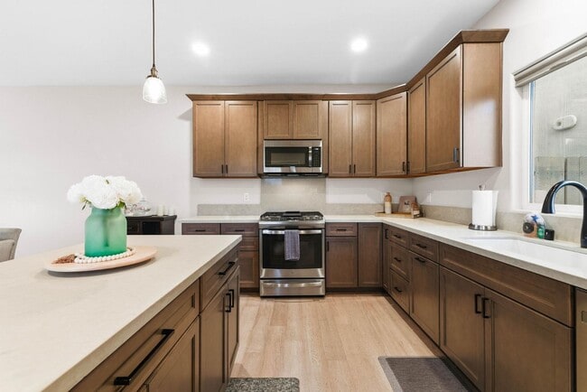 Building Photo - 5051 Savannah St