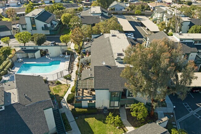 Building Photo - 12841 Forest Dr