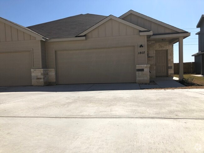 Building Photo - 1807 Davidson Ranch Dr
