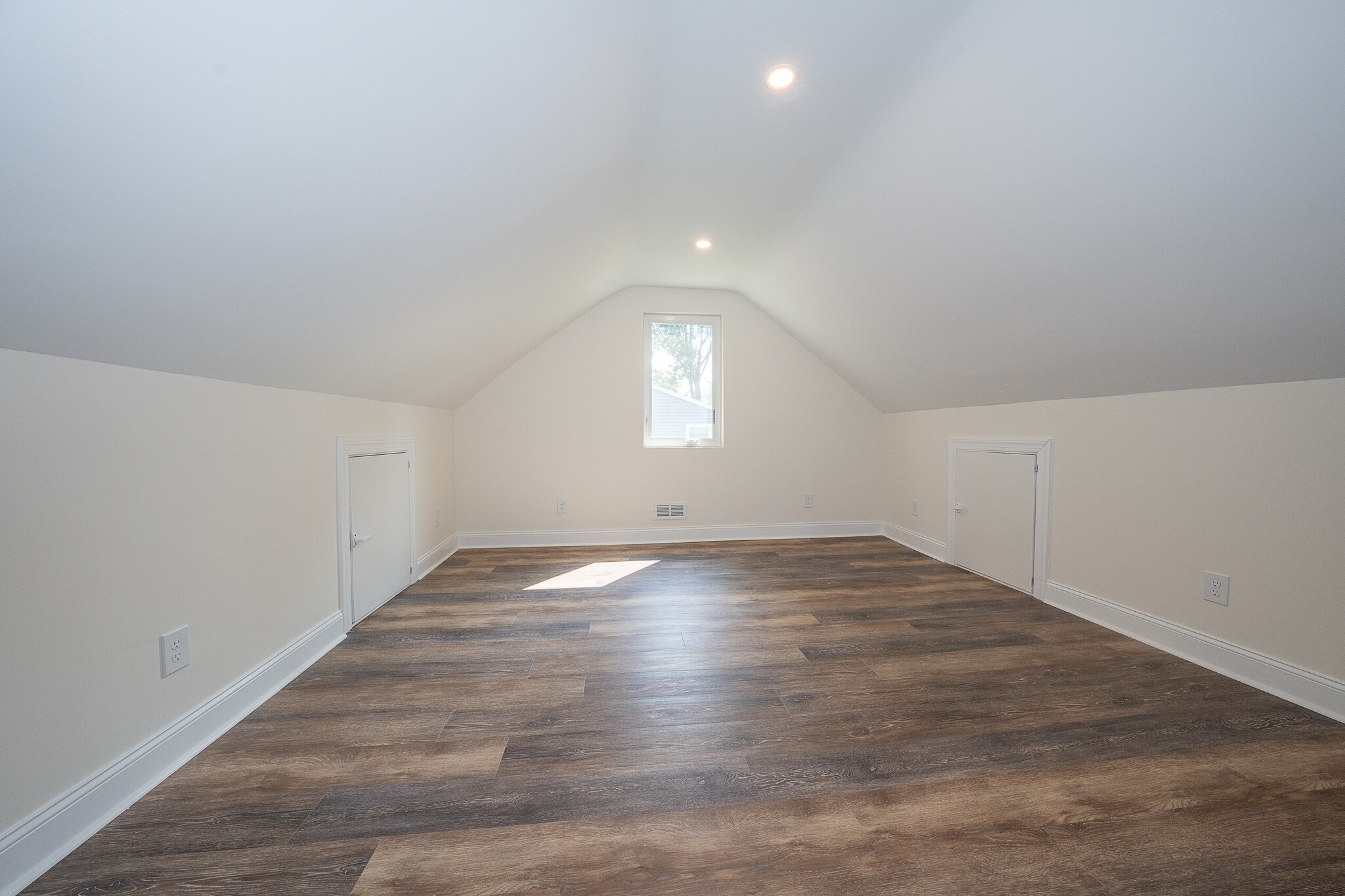 Building Photo - 503 Poplar Rd