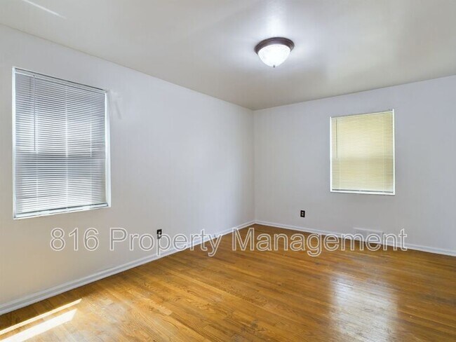 Building Photo - 1323 Meadow Lake Terrace