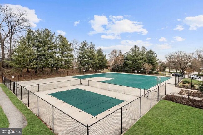 Building Photo - 208 Goldsborough Dr