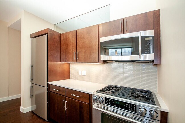 Building Photo - 43 Westland Ave