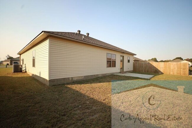 Building Photo - Move in special $900!! Beautiful new construction 3 bed / 2 bath home - Lake City