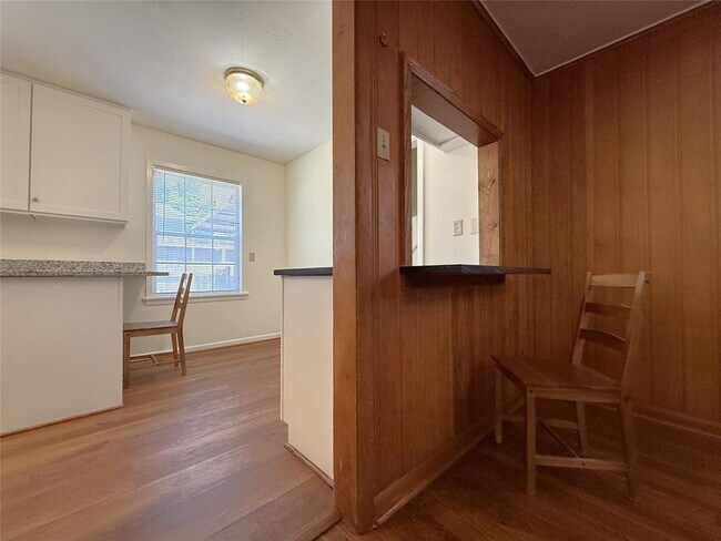 Building Photo - 10607 Clematis Ln