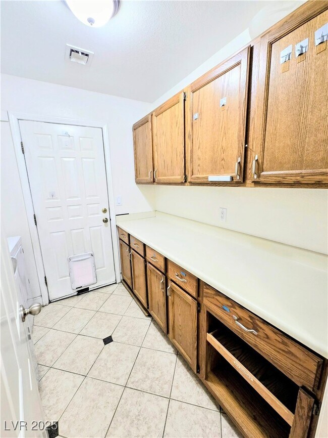 Building Photo - 3159 Tonyram Cir