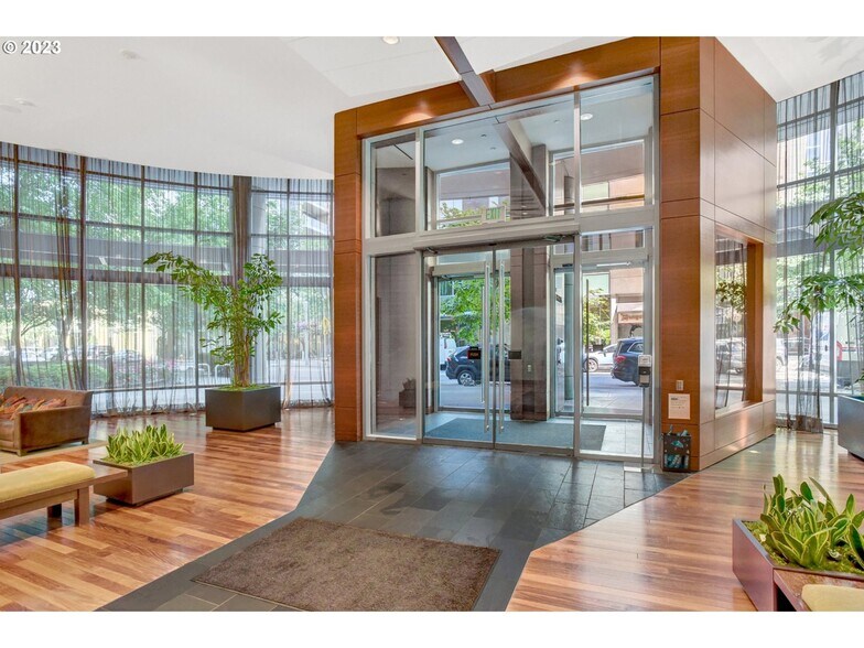 Building Photo - 3601 sw river parkway