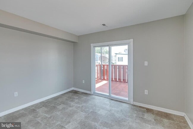 Building Photo - 6602 Ridge Ave
