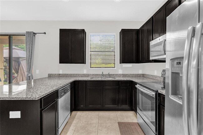 Building Photo - 2480 Seven Oaks Dr