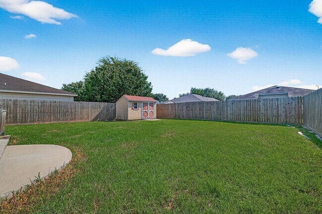 Building Photo - 7126 White Willow Ln