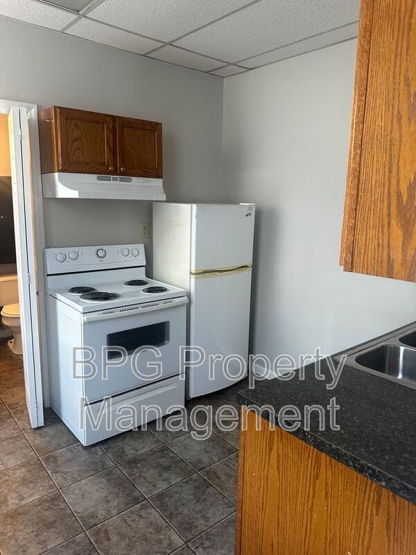 Building Photo - 95 N Main St