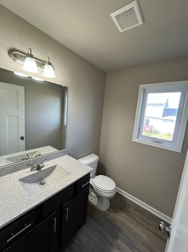Building Photo - Now Leasing – Stylish 3-Bedroom Home in Bondurant