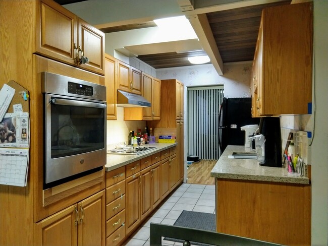 Kitchen - 1102 Pomeroy Avenue