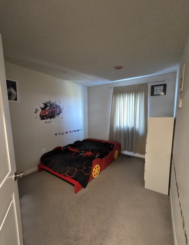 Building Photo - 106 Extrovert Dr