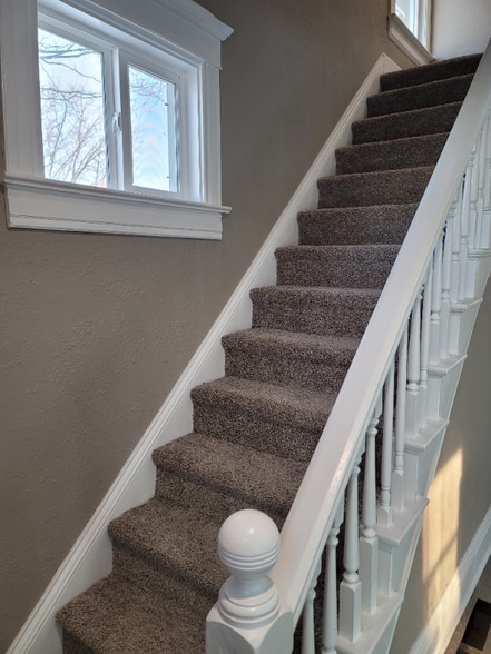 Building Photo - 505 Main St