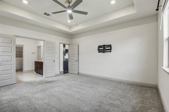Building Photo - 18012 Stefano Dr