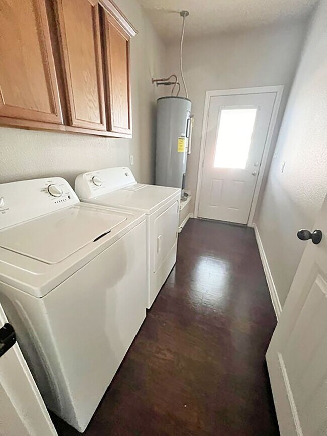 Building Photo - Nice 3 Bdrm 2 Bath Home in Sherman Texas