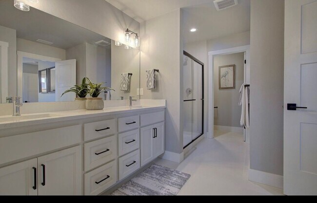 Building Photo - 12051 NE 109th St