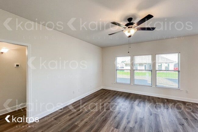 Building Photo - 21150 Chardonnay Dr