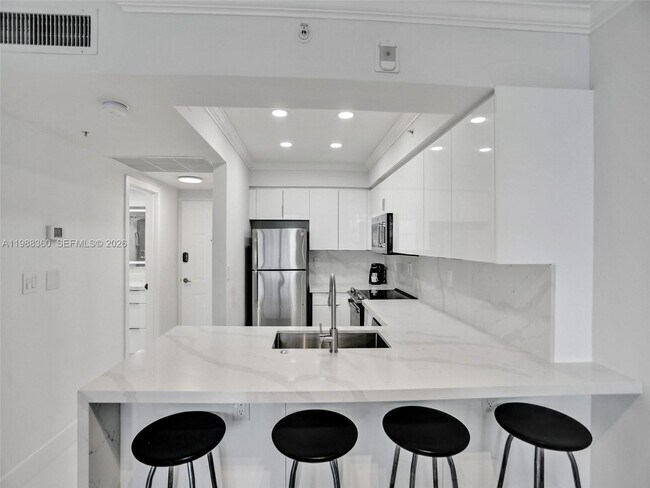 Building Photo - 2501 S Ocean Dr