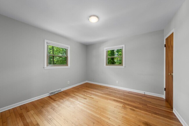 Building Photo - 3 Bedroom 1.5 Bath Home in South Durham