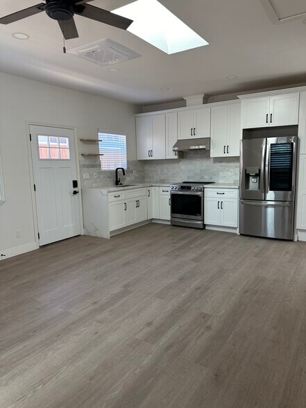 Primary Photo - 641 Toyon Ave