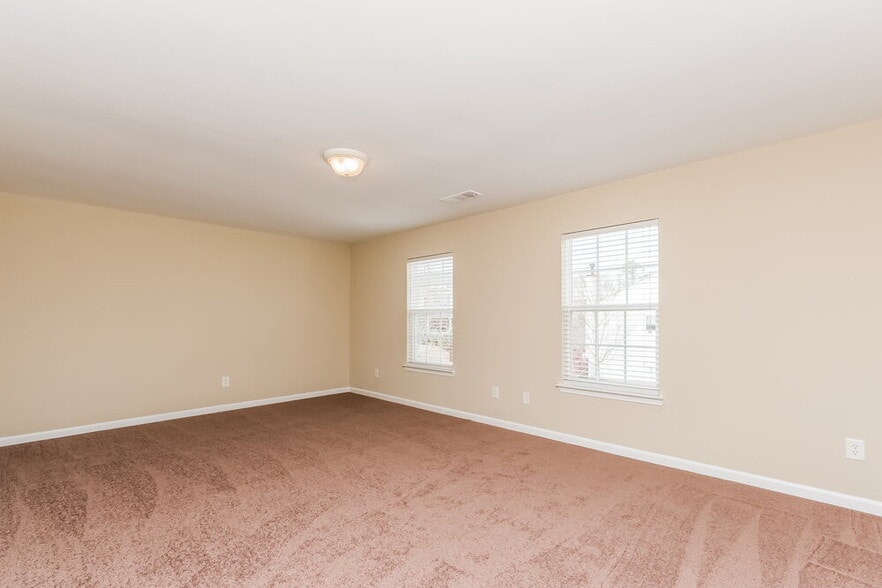 Building Photo - 2890 Centerglen Ln